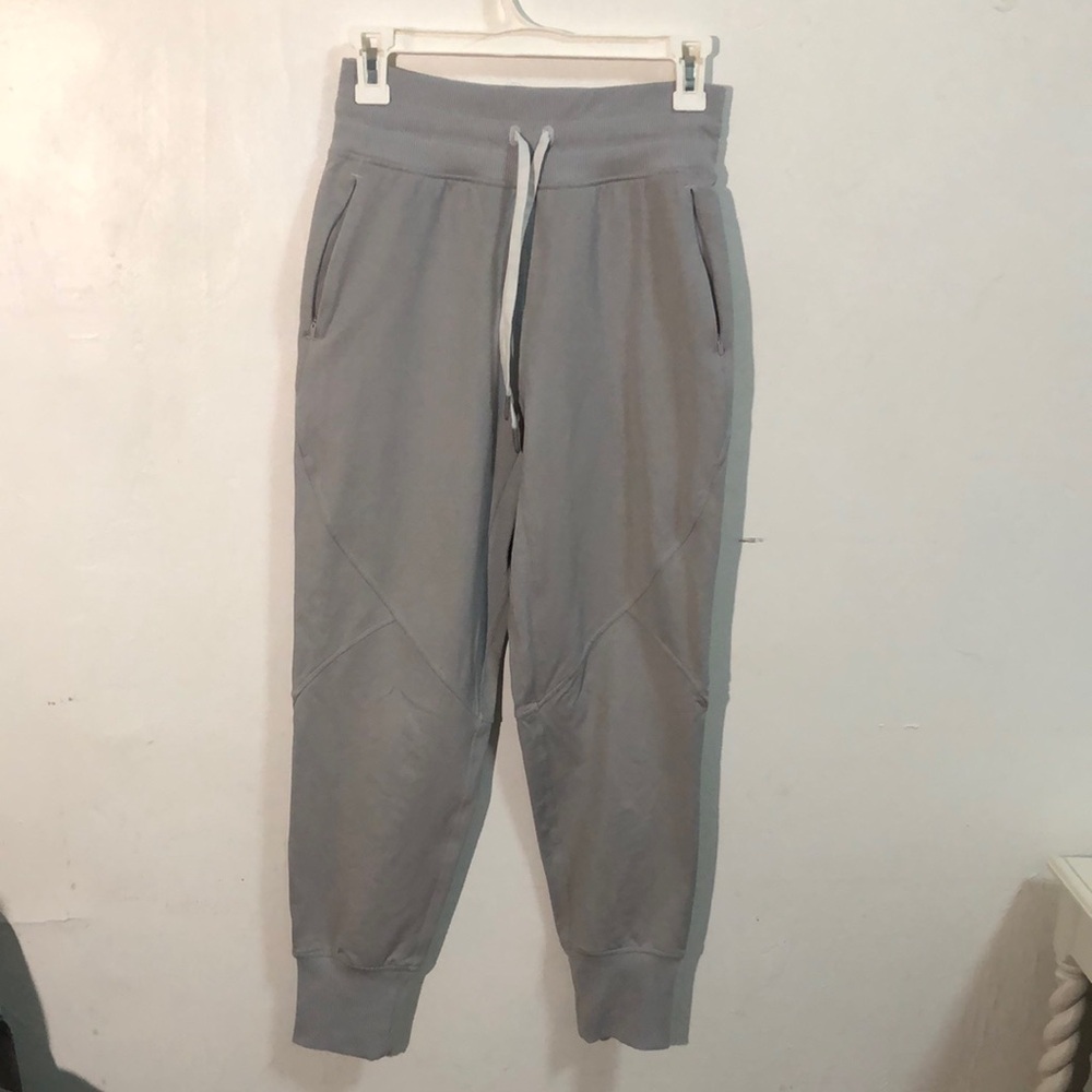 Lululemon Gray woman’s grey joggers